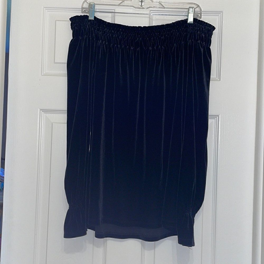 ✨Motherhood Maternity Black Velvet Long Sleeve Off the Shoulder Top